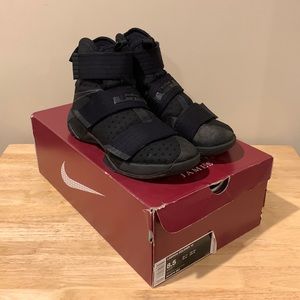 Nike LeBron Soldier 10s, Men’s 8.5